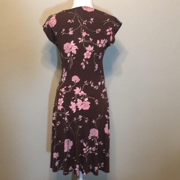 Cute brown and pink flower pattern dress - Picture 5 of 6